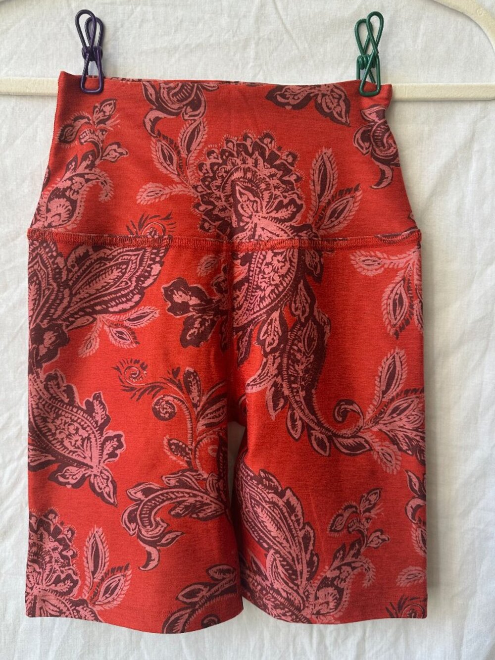 Beyond Yoga SoftMark High Waisted Biker Shorts Chai Paprika Paisley Small
